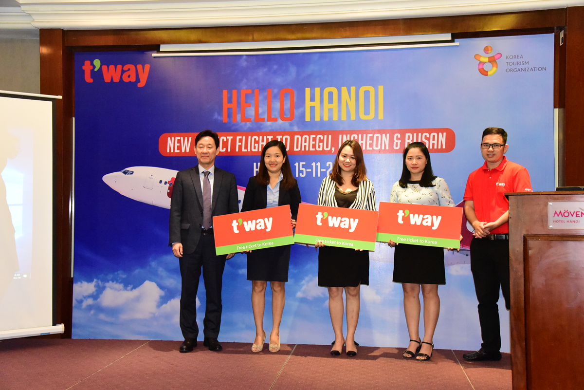 Lễ ra mắt hãng hàng không T'way air tại Hà Nội