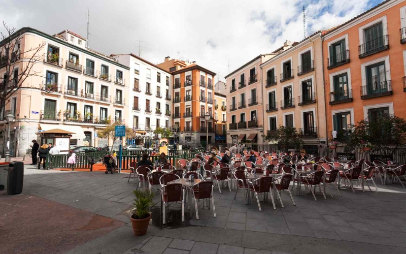 Quảng trường Plaza Mayor - Khu ẩm thực sầm uất bậc nhất Madrid