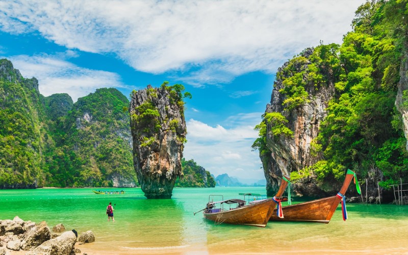 Bờ biển Phuket là điểm đến lý tưởng vào mùa nóng