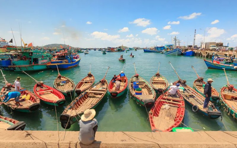 Làng chài Hàm Ninh