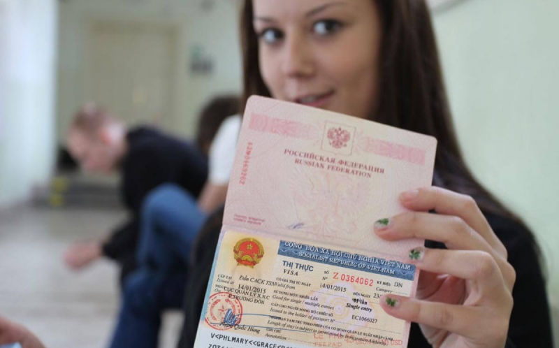 Hướng dẫn chi tiết việc làm visa cho người nước ngoài tại Việt Nam 2025