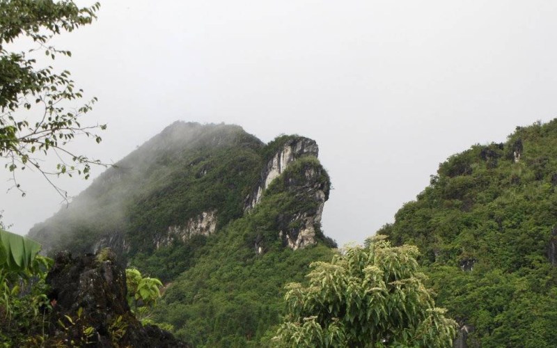 Núi Hàm Rồng