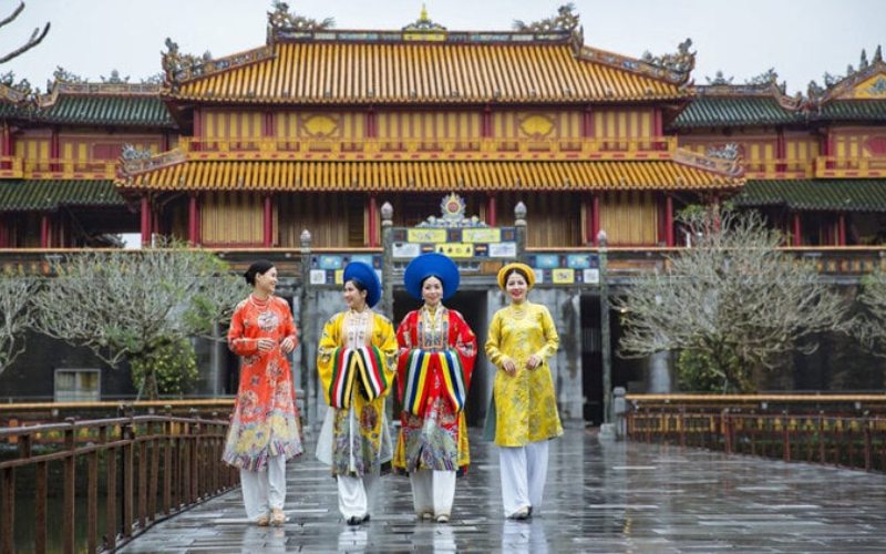 Đi Huế mùa mưa