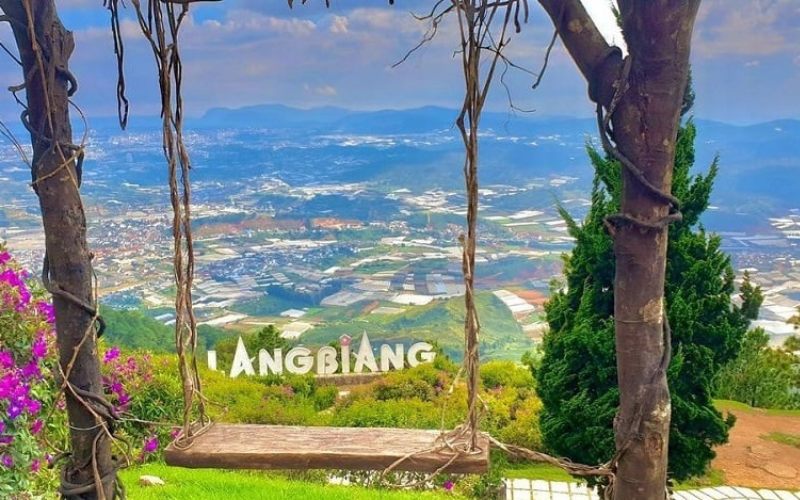 đỉnh núi langbiang