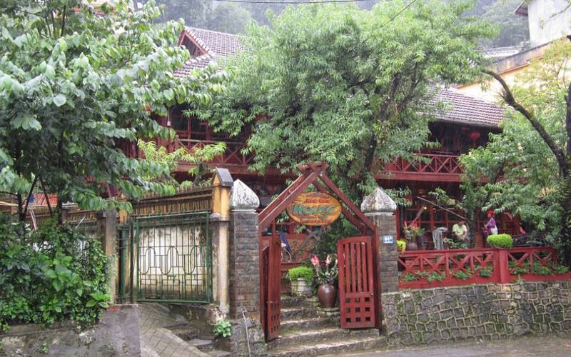 Red Dao House
