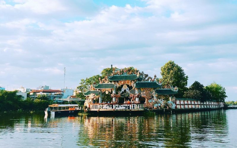 viếng miếu Phù Châu