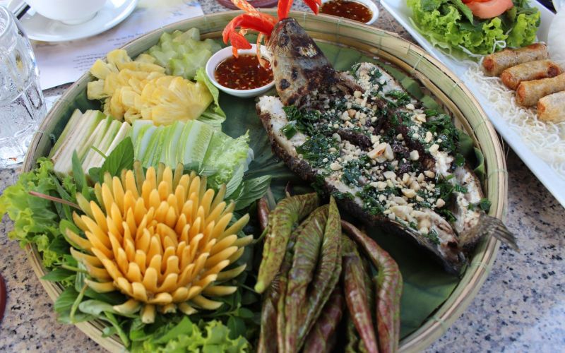 cá lóc nướng đọt sen