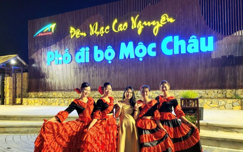 chợ đêm Mộc Châu