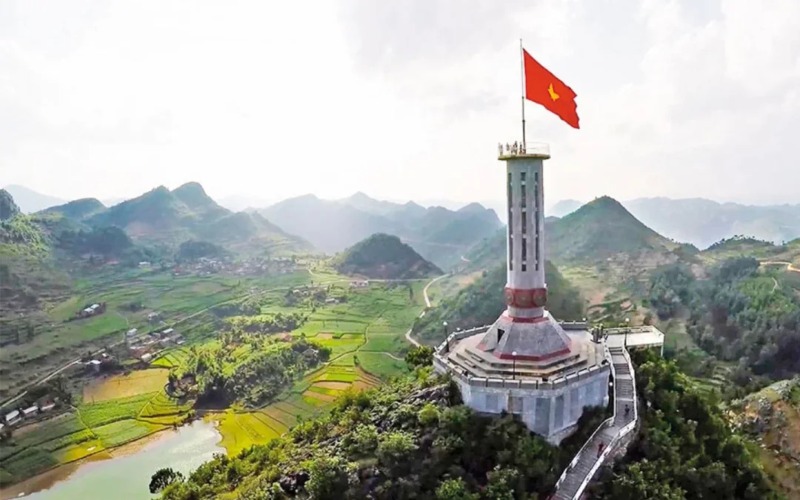 Cột cờ Lũng Cú