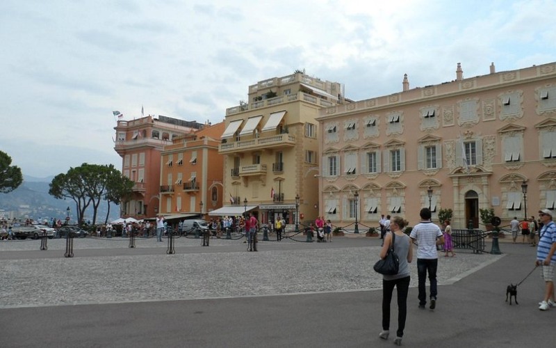 Quảng trường Place du Palais
