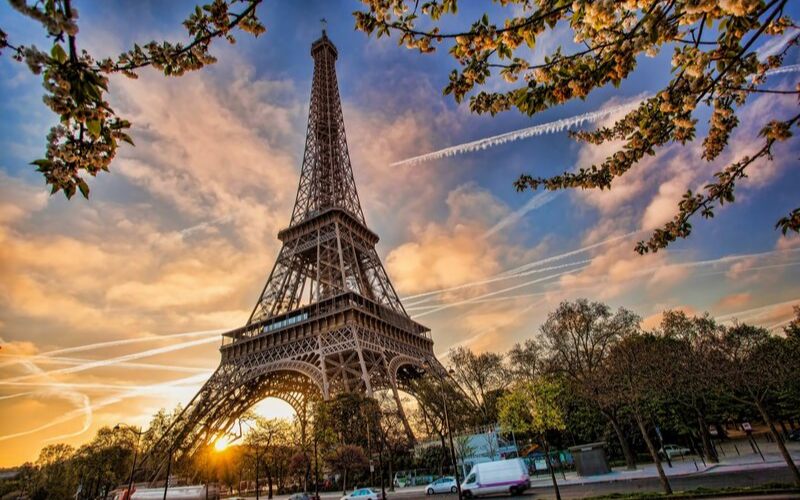 Tháp Eiffel pháp