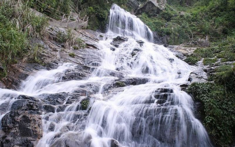 Tổng quan Thác Bạc Sapa 