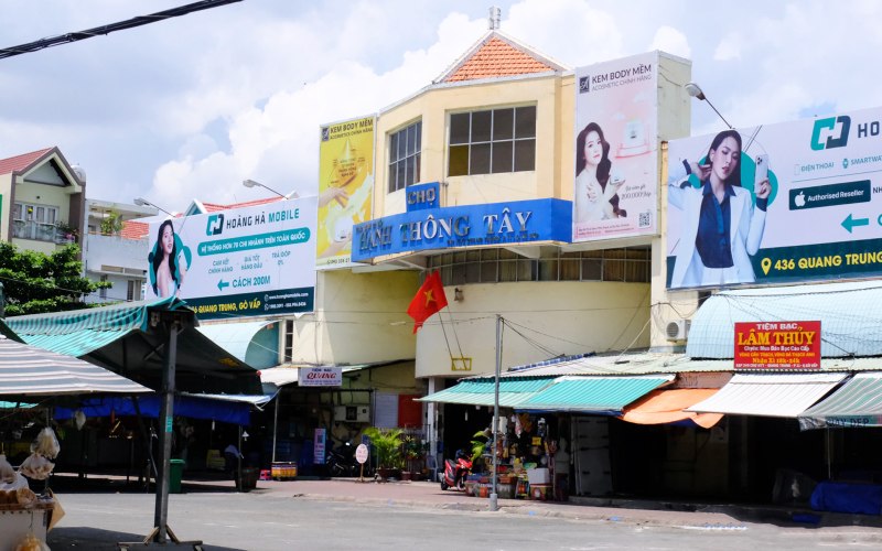 Chợ Hạnh Thông Tây