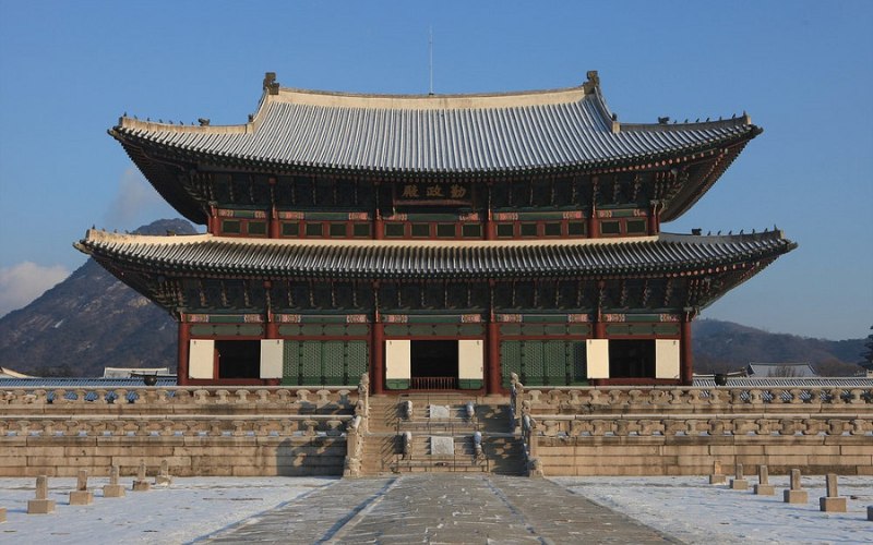 Điện Cần Chính