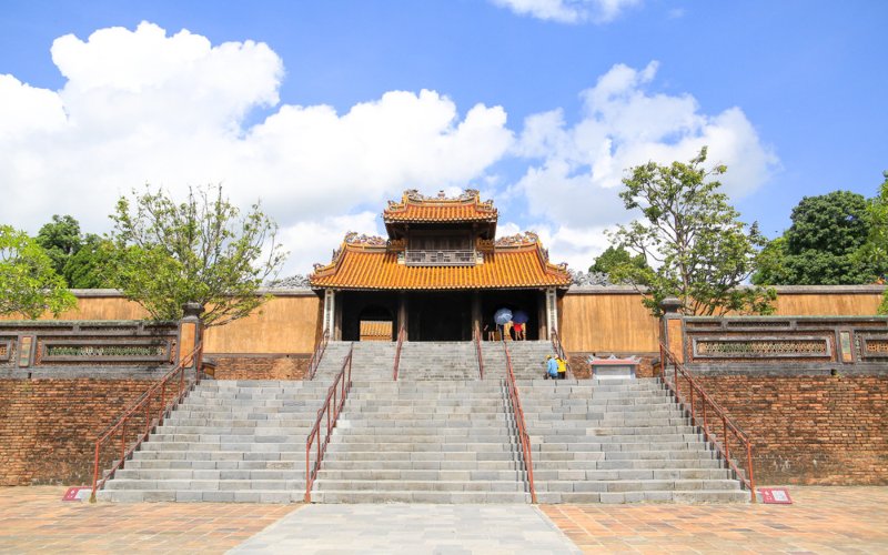Khiêm Cung Môn