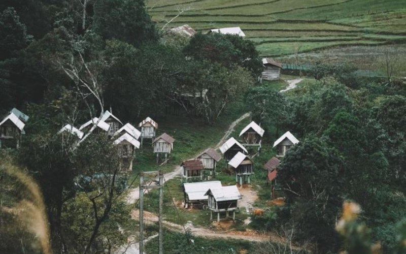 Kho thóc làng Kon Tu Ma