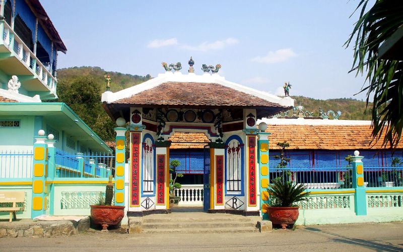 Nhà Lớn Long Sơn
