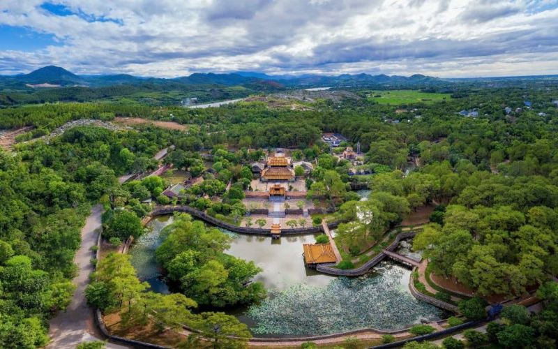 Thời điểm tham quan lăng Tự Đức Huế