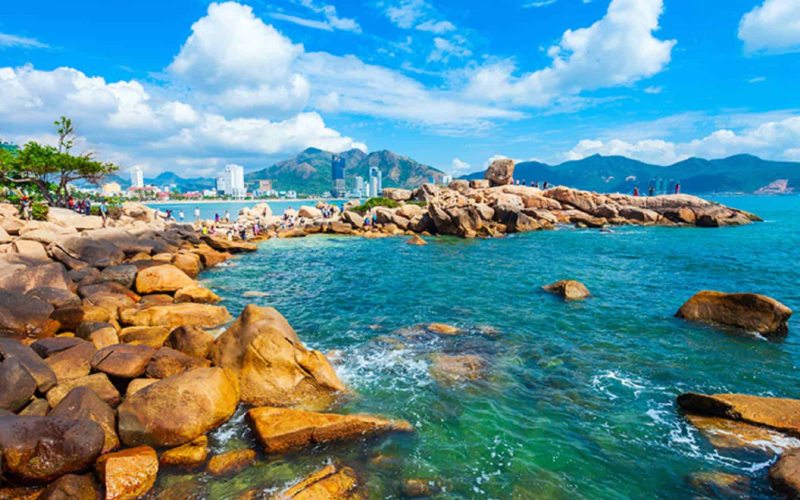 Bãi biển Hòn Chồng