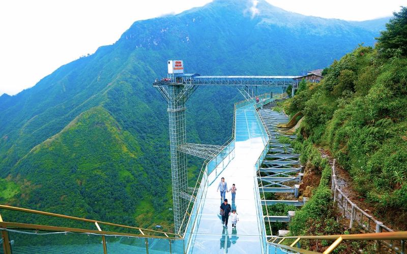 Cầu kính Rồng Mây Lai Châu