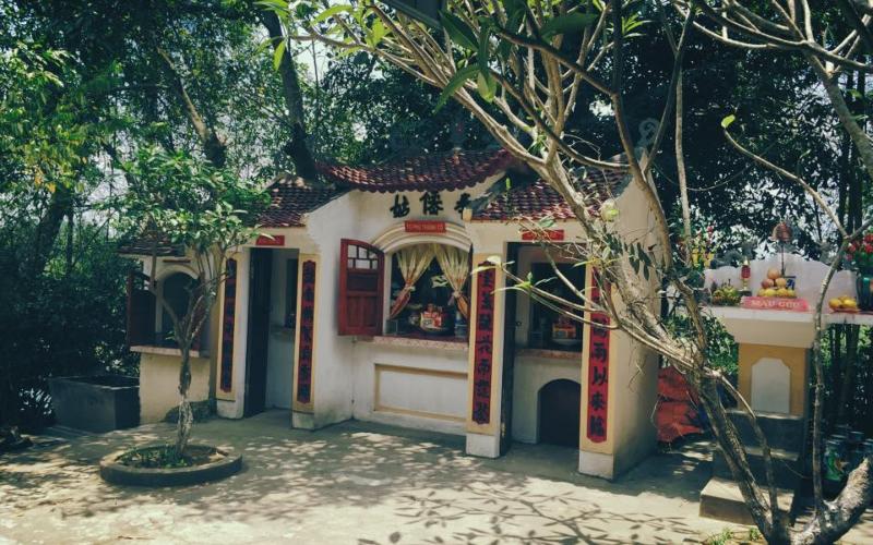 Đền Ghềnh Quýt