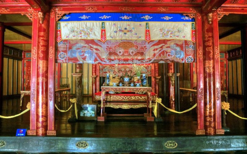 Khu Tẩm Điện