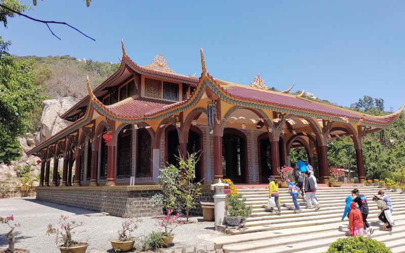 thoi-diem-tham-quan-chua-khi