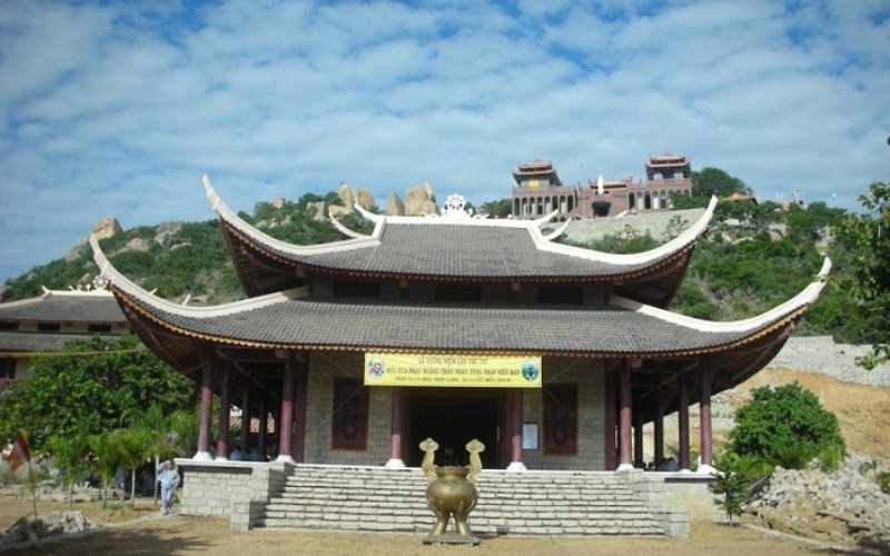 chinh-dien-thien-vien-truc-lam-vien-ngo