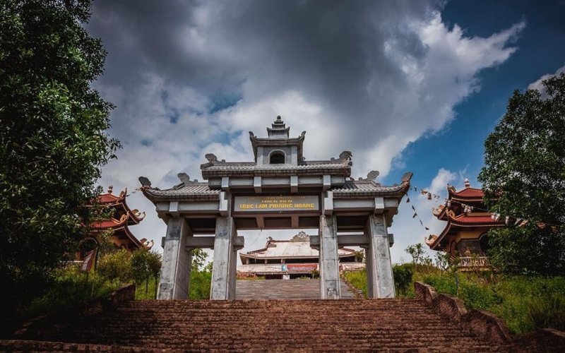 cổng tam quan Thiền viện Trúc Lâm Bắc Giang
