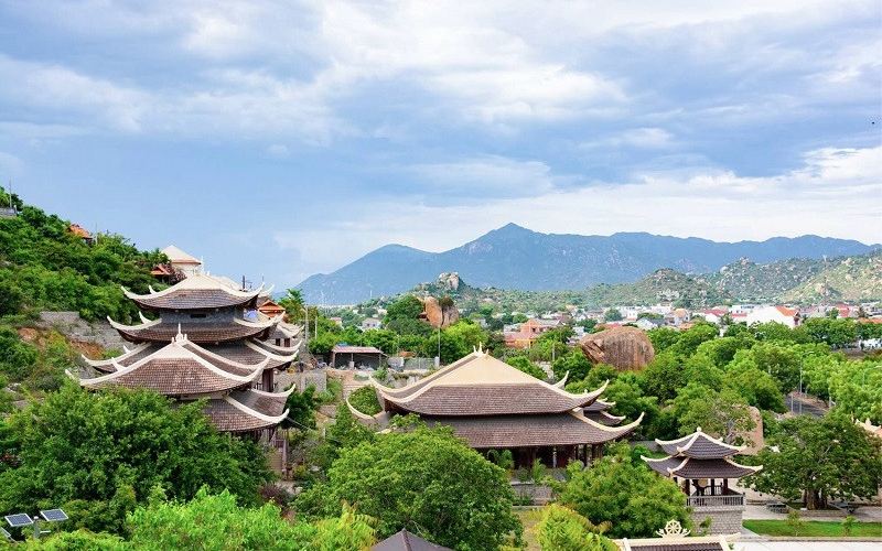 gioi-thieu-thien-vien-truc-lam-vien-ngo