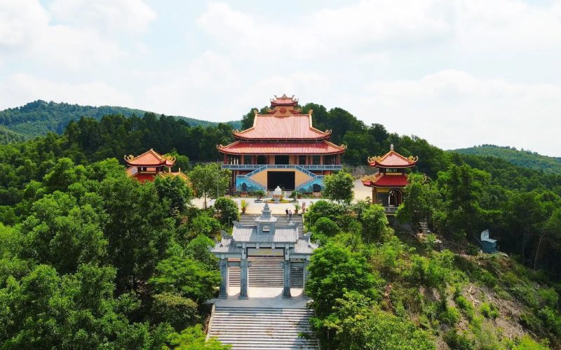 tham quan Thiền viện Trúc Phượng Hoàng