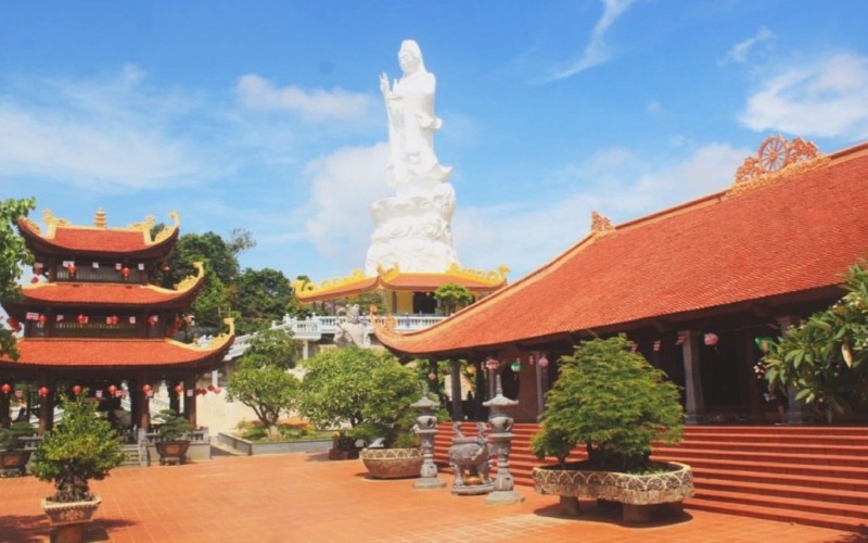 ve-dep-kien-truc-thien-vien-truc-lam-ho-quoc