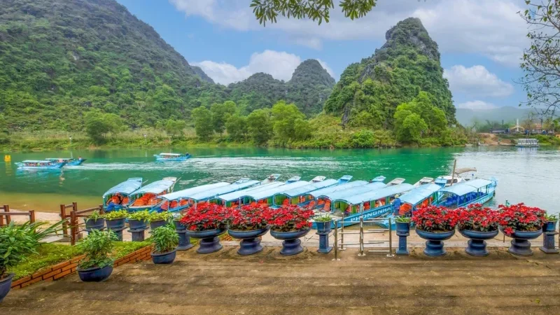 Bến thuyền Phong Nha: Cẩm nang giá vé, giờ mở cửa và kinh nghiệm tham quan