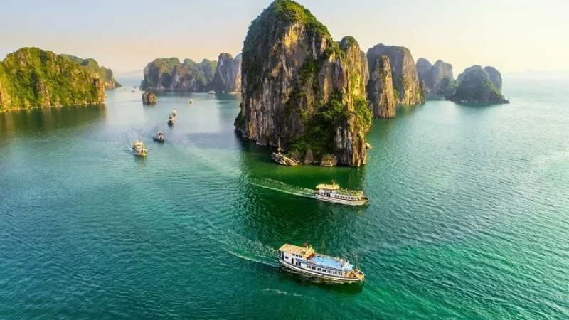 Khám phá 10 danh lam thắng cảnh Vịnh Hạ Long đẹp và nổi tiếng nhất