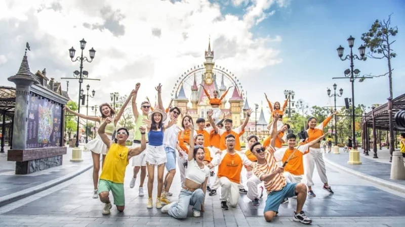 Đi tour là gì? Các ưu nhược điểm của hình thức du lịch theo tour 2026
