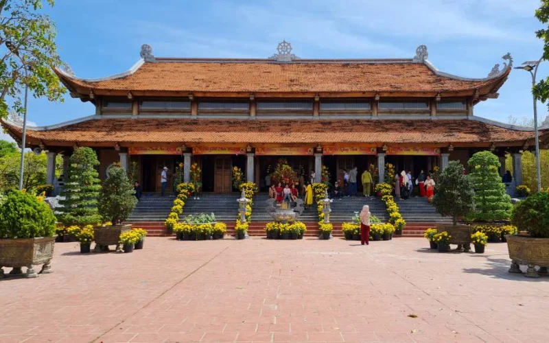 thiền viện trúc lâm cà mau​