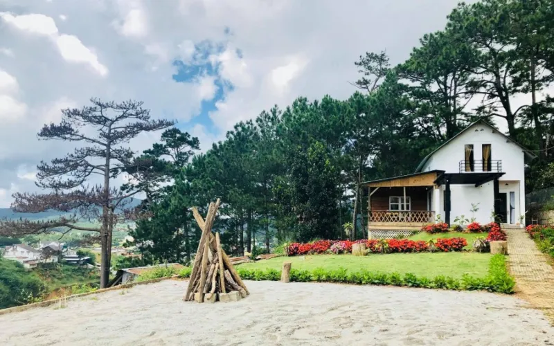 homestay nguyên căn đà lạt là gì